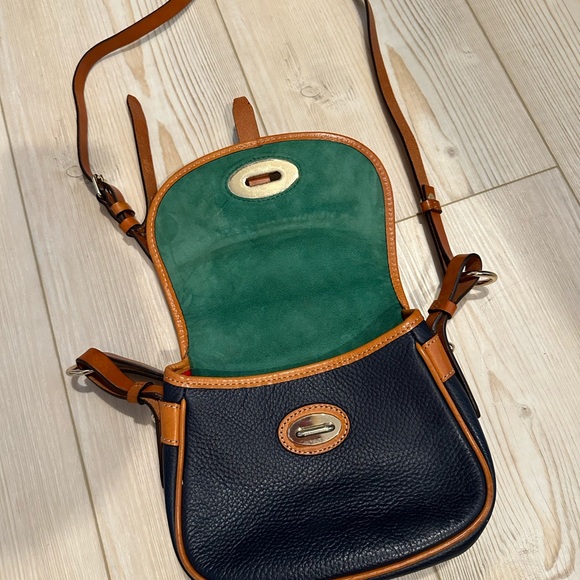 Dooney and Bourke handbag - Picture 4 of 6